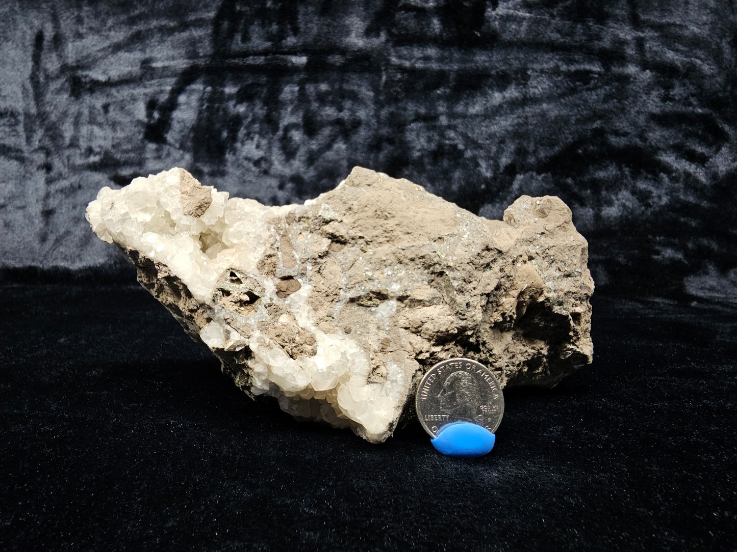 #33038 Super clear Nailhead Spar Calcite geode, Chalcopyrite ore and multiple small fossils in the matrix