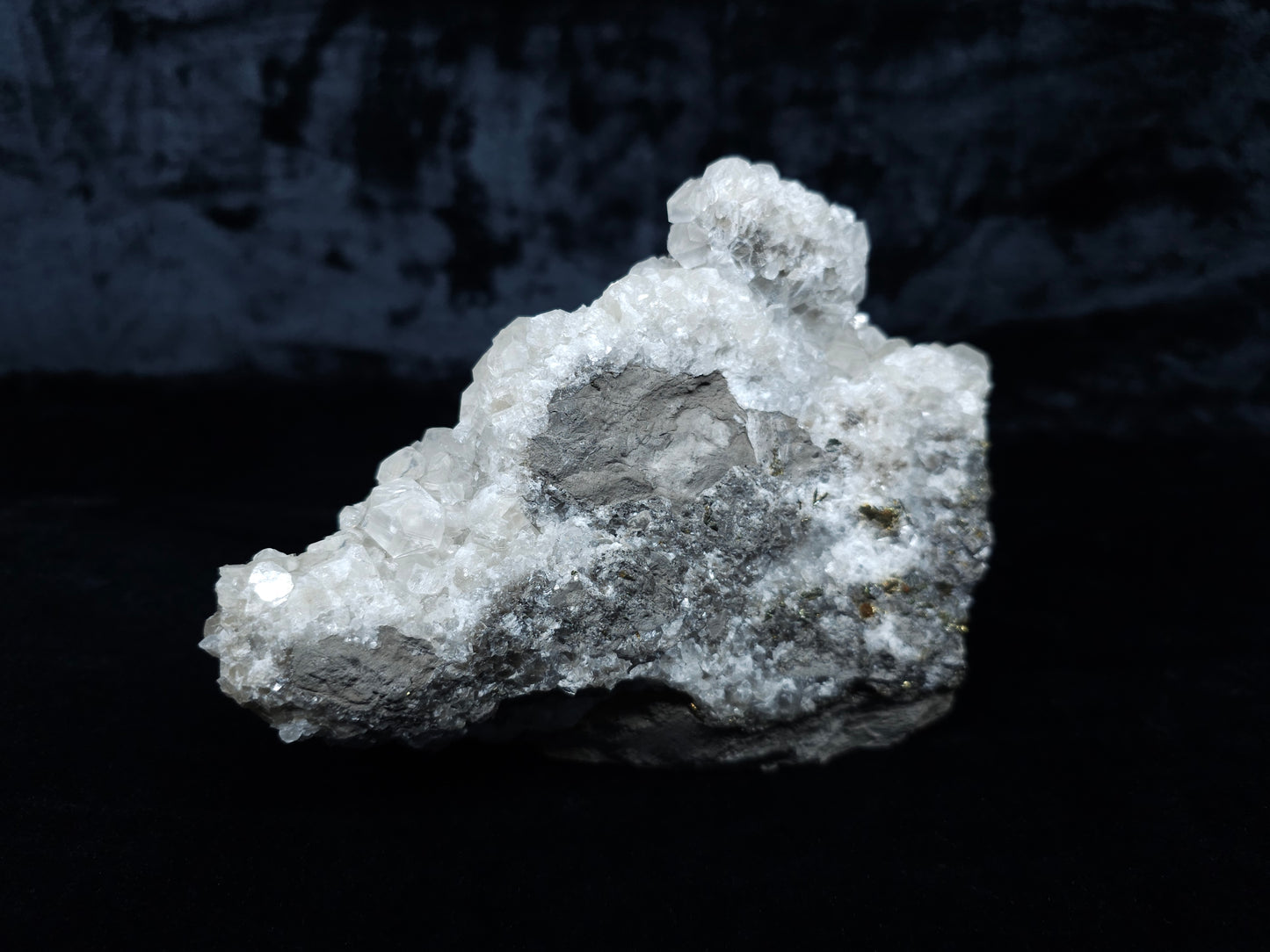 #33085 Super clear Nailhead Spar Calcite cluster, Chalcopyrite ore and multiple small fossils in the matrix