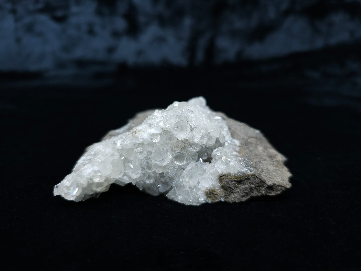 #33059 Super clear Nailhead Spar Calcite cluster, Chalcopyrite ore and multiple small fossils in the matrix