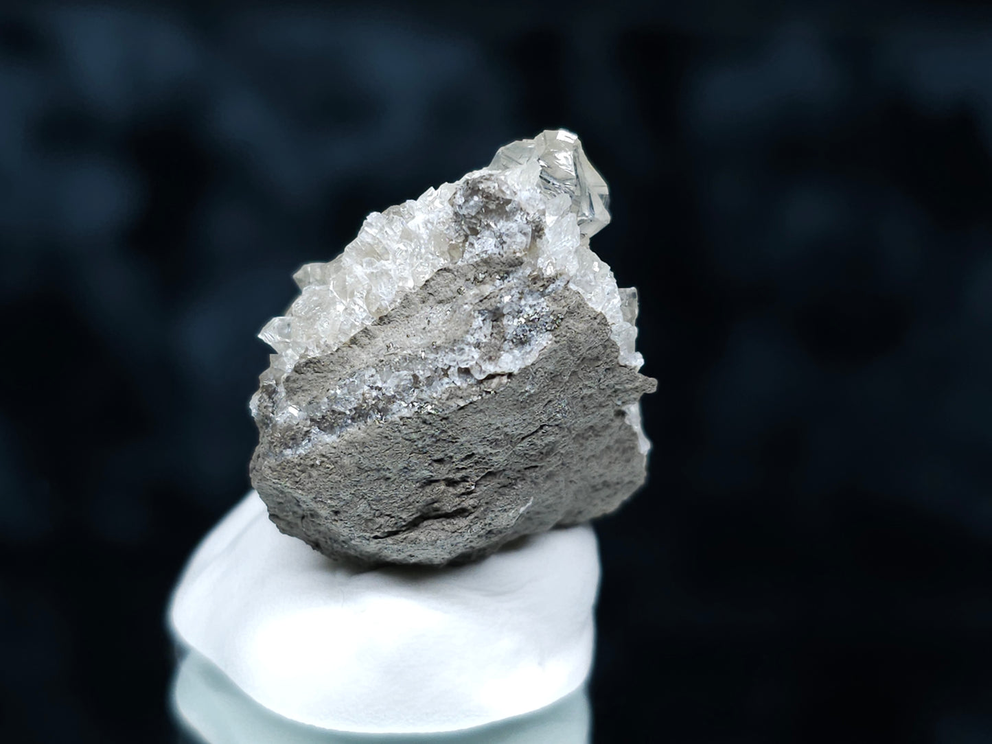 #33051 Super clear Nailhead Spar Calcite cluster, Chalcopyrite ore and multiple small fossils in the matrix