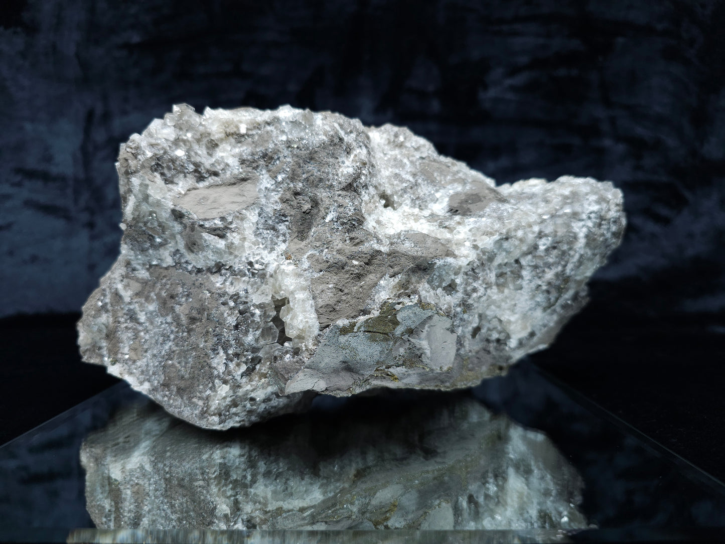 #33069 Super clear Nailhead Spar Calcite cluster, Chalcopyrite ore and multiple small fossils in the matrix