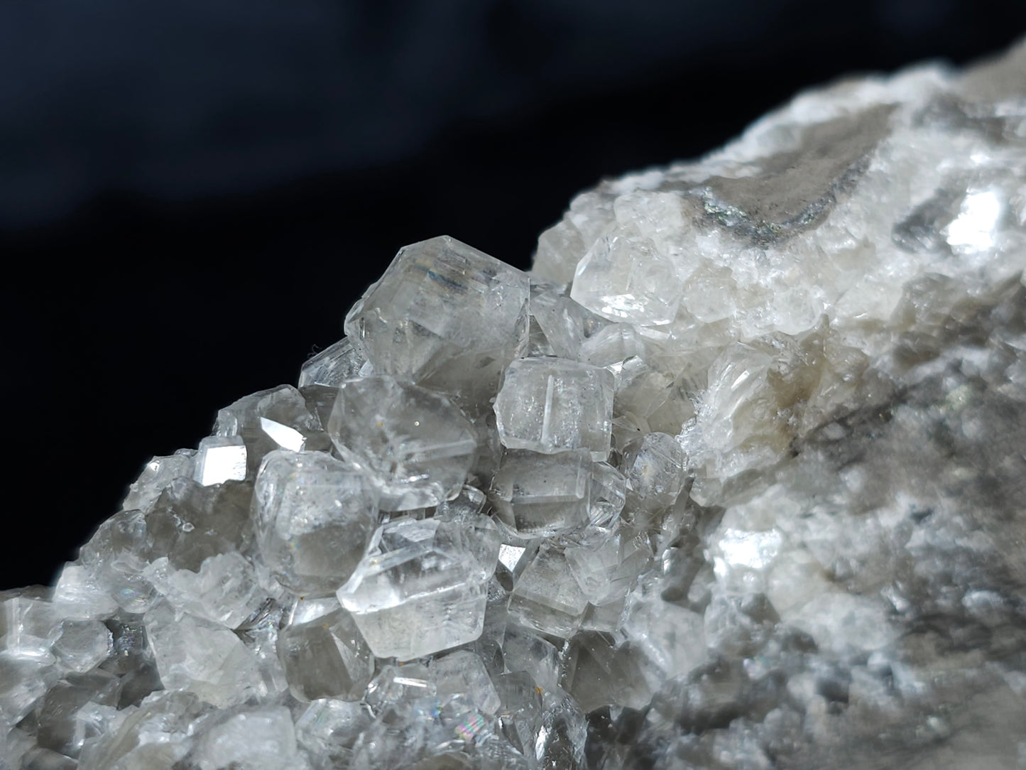 #33069 Super clear Nailhead Spar Calcite cluster, Chalcopyrite ore and multiple small fossils in the matrix