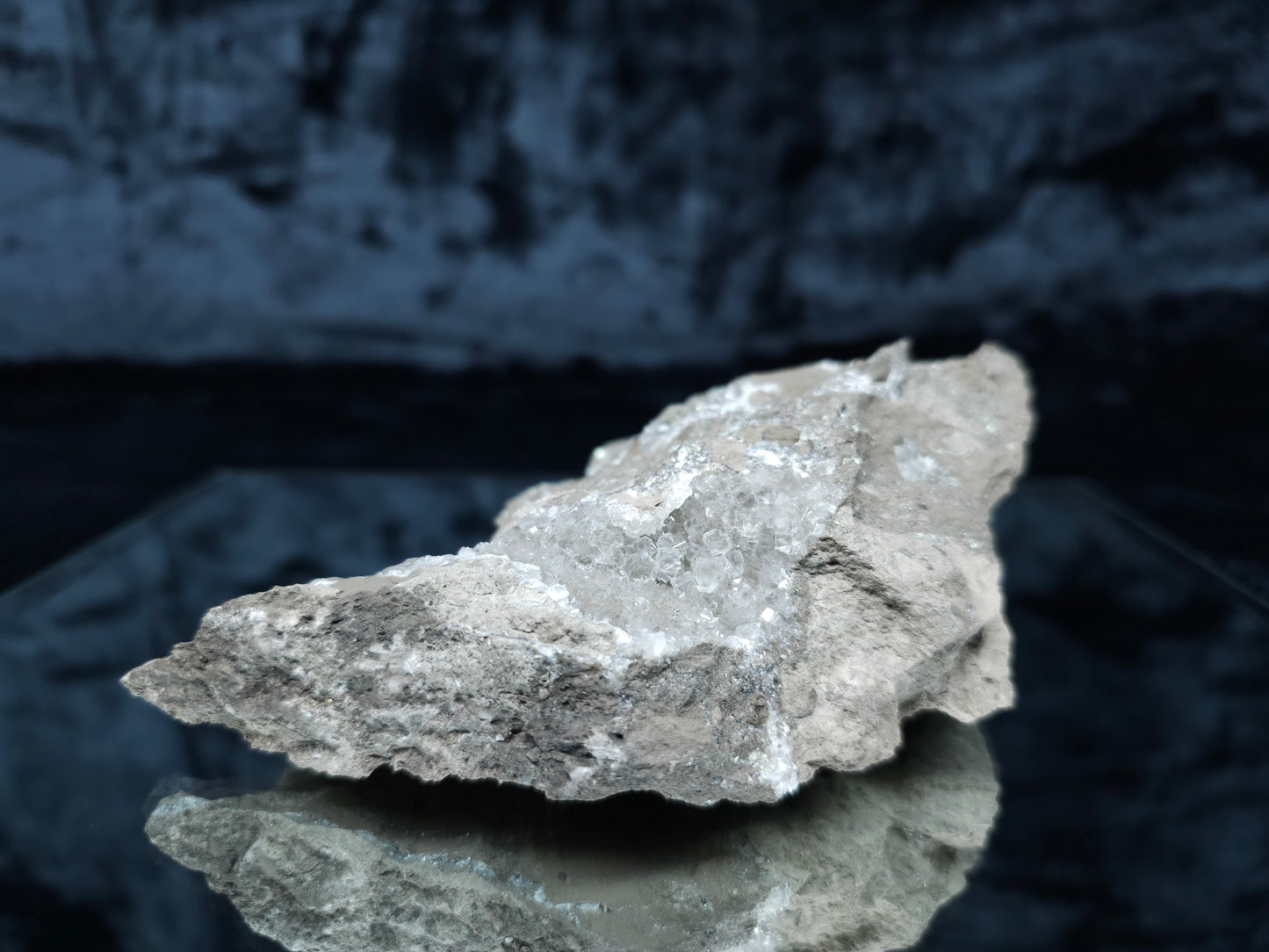 #33074 Super clear Nailhead Spar Calcite geode, Chalcopyrite ore and multiple small fossils in the matrix