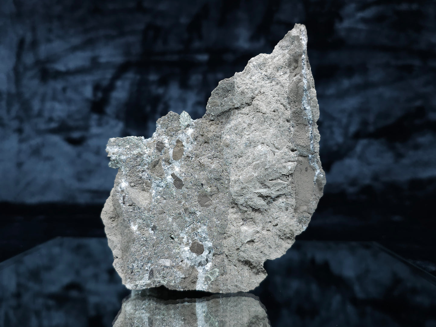 #33074 Super clear Nailhead Spar Calcite geode, Chalcopyrite ore and multiple small fossils in the matrix