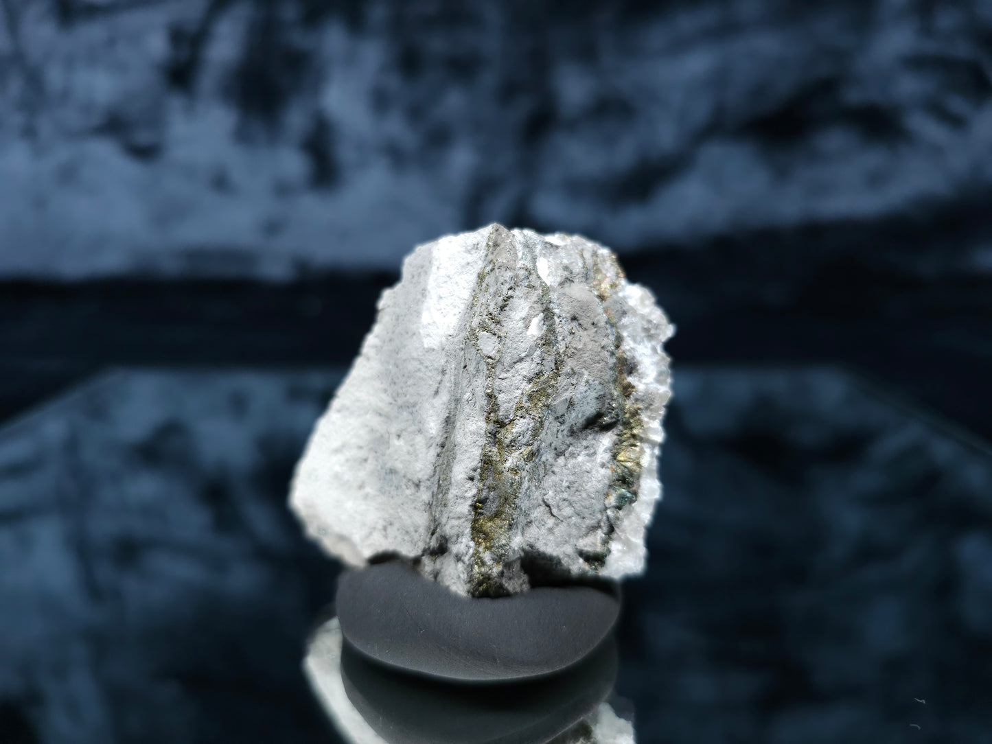 #33071 Super clear Nailhead Spar Calcite cluster, Chalcopyrite ore and multiple small fossils in the matrix