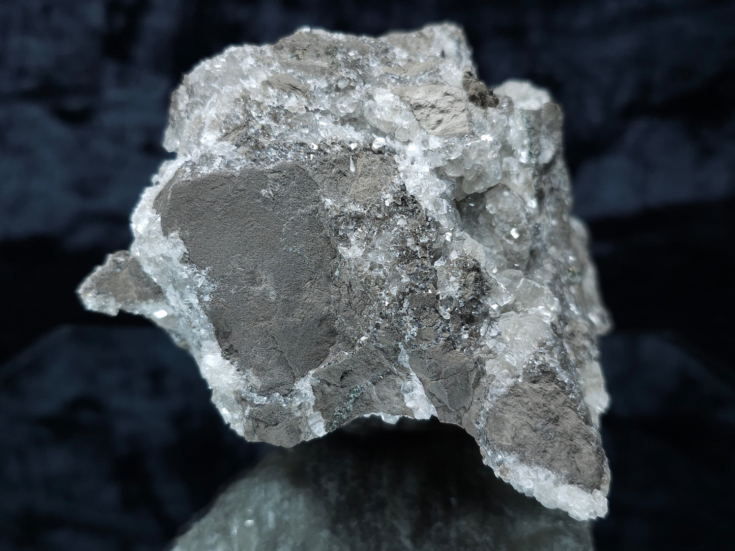 #33084 Super clear Nailhead Spar Calcite geode, Chalcopyrite ore and multiple small fossils in the matrix