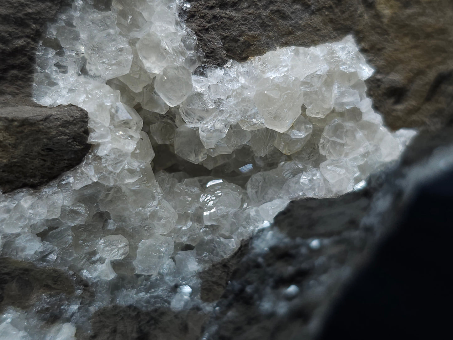 #33090 Super clear Nailhead Spar Calcite geode, Chalcopyrite ore and multiple small fossils in the matrix