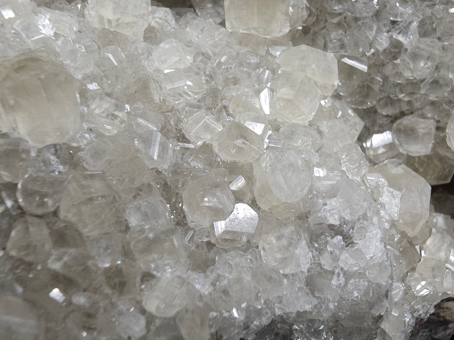 #33093 Super clear Nailhead Spar Calcite geode, Chalcopyrite ore and multiple small fossils in the matrix