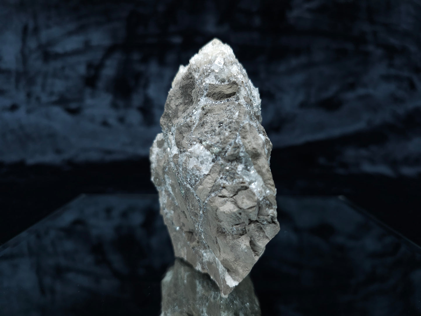 #33103 Super clear Nailhead Spar Calcite with Chalcopyrite ore and multiple small fossils in the matrix