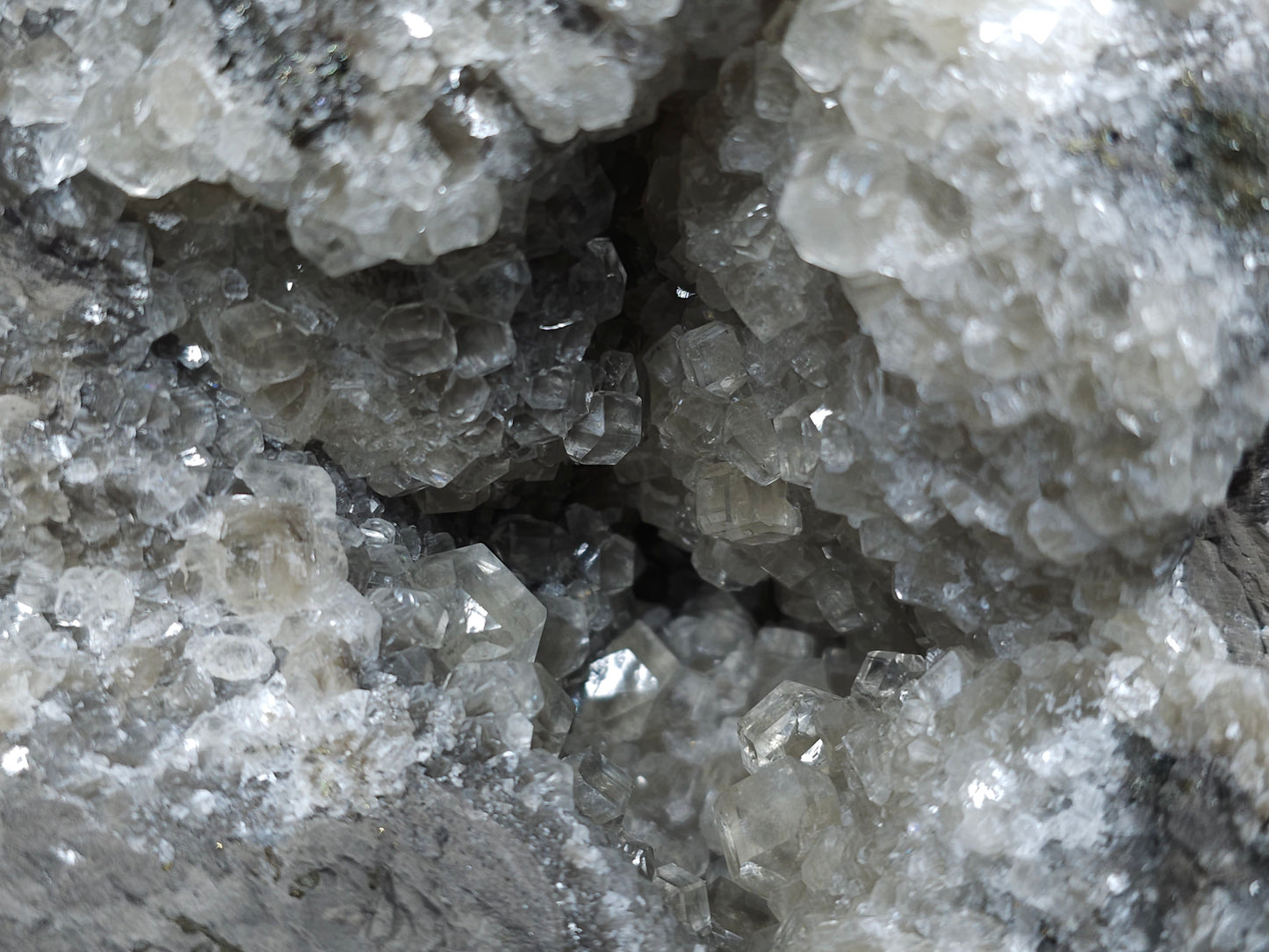 #33088 Super clear Nailhead Spar Calcite geode, Chalcopyrite ore and multiple small fossils in the matrix
