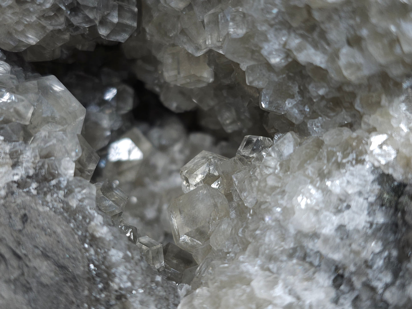 #33088 Super clear Nailhead Spar Calcite geode, Chalcopyrite ore and multiple small fossils in the matrix