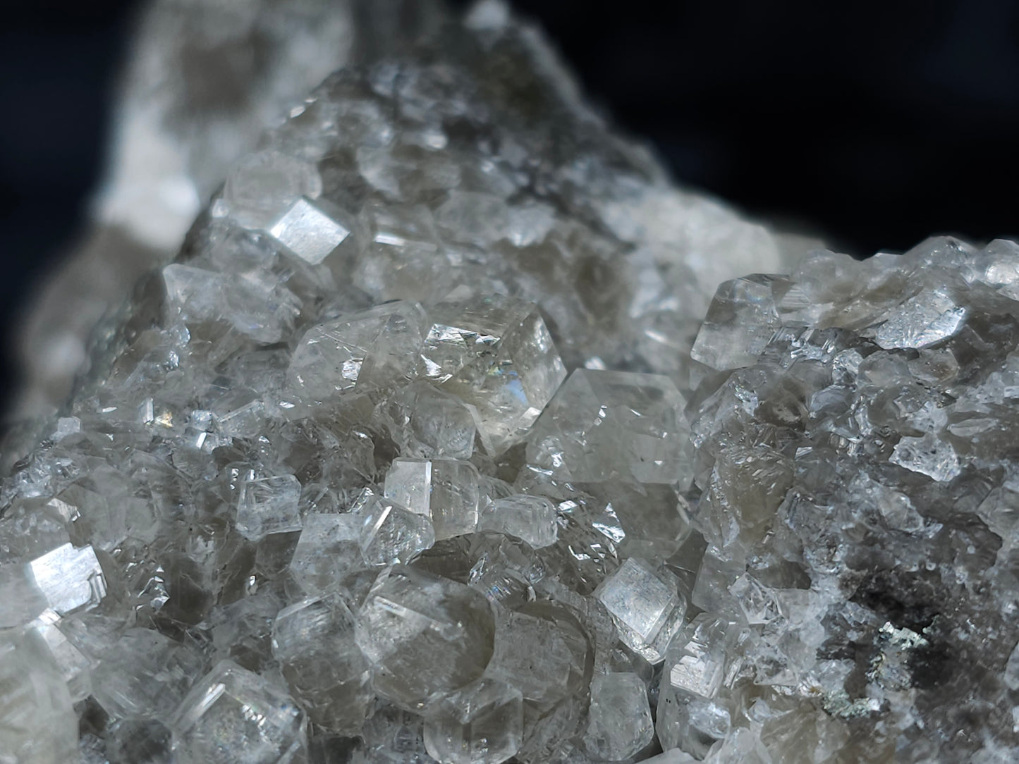 #33088 Super clear Nailhead Spar Calcite geode, Chalcopyrite ore and multiple small fossils in the matrix