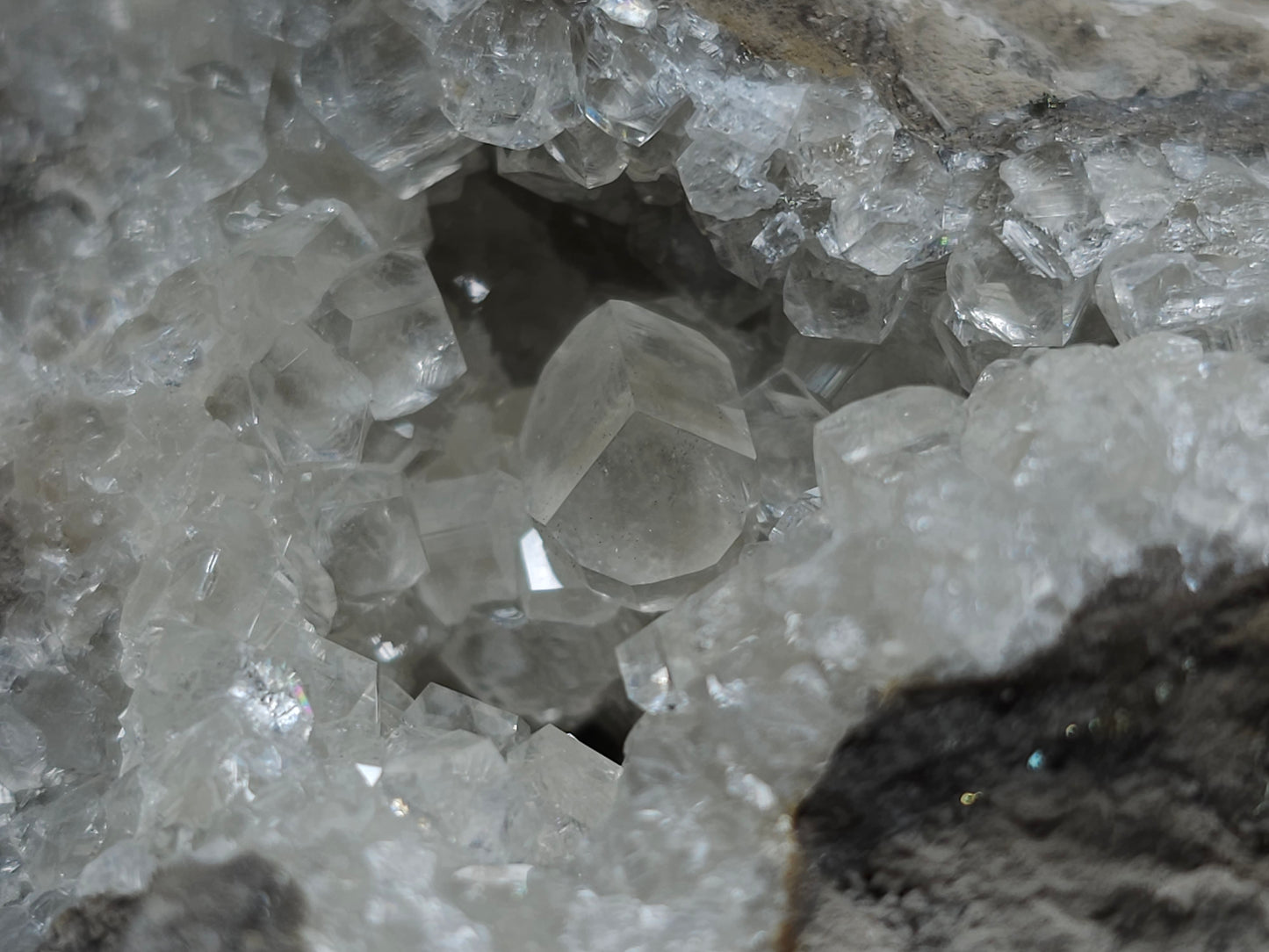 #33087 Super clear Nailhead Spar Calcite geode, Chalcopyrite ore and multiple small fossils in the matrix