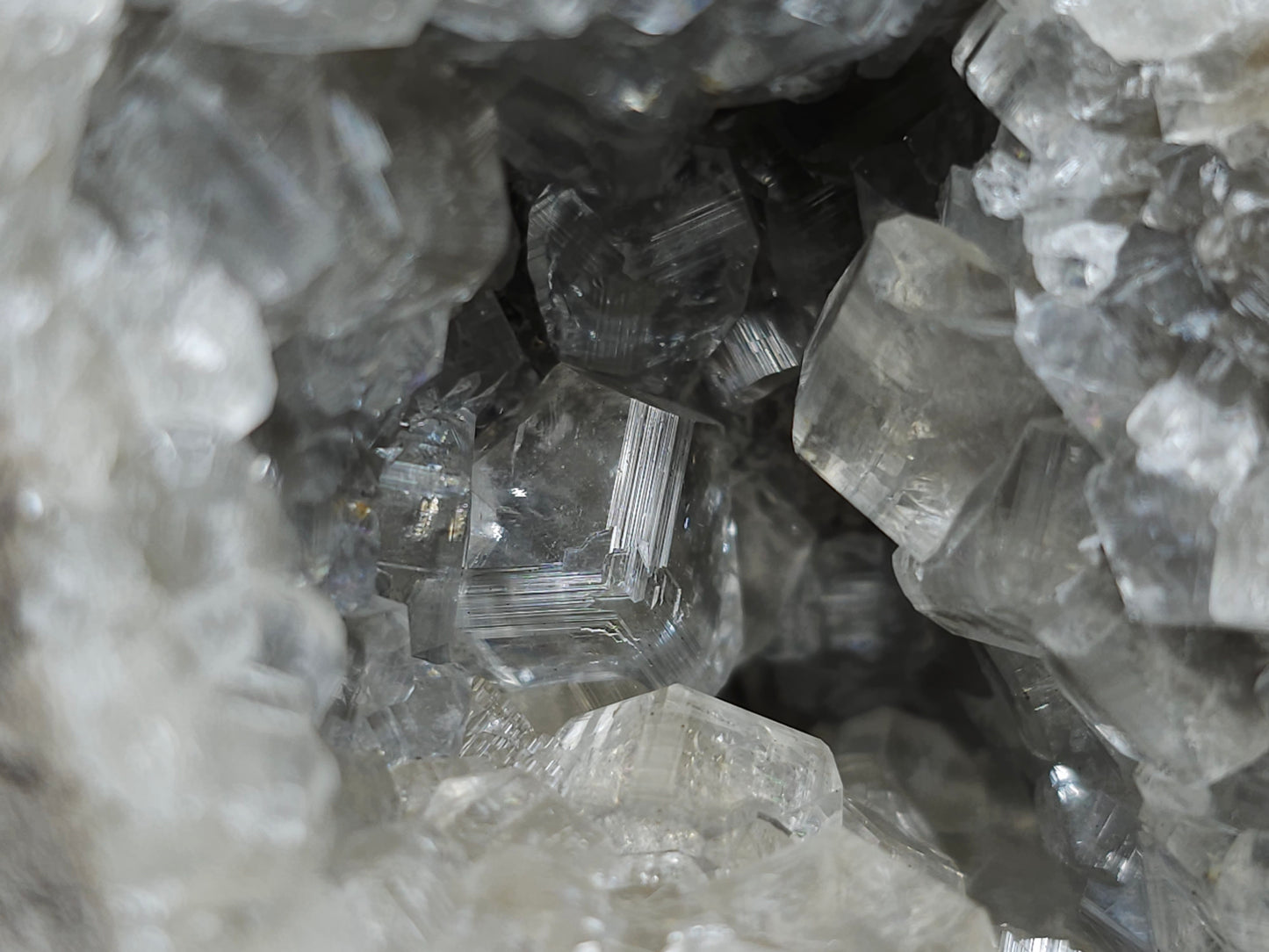 #33087 Super clear Nailhead Spar Calcite geode, Chalcopyrite ore and multiple small fossils in the matrix