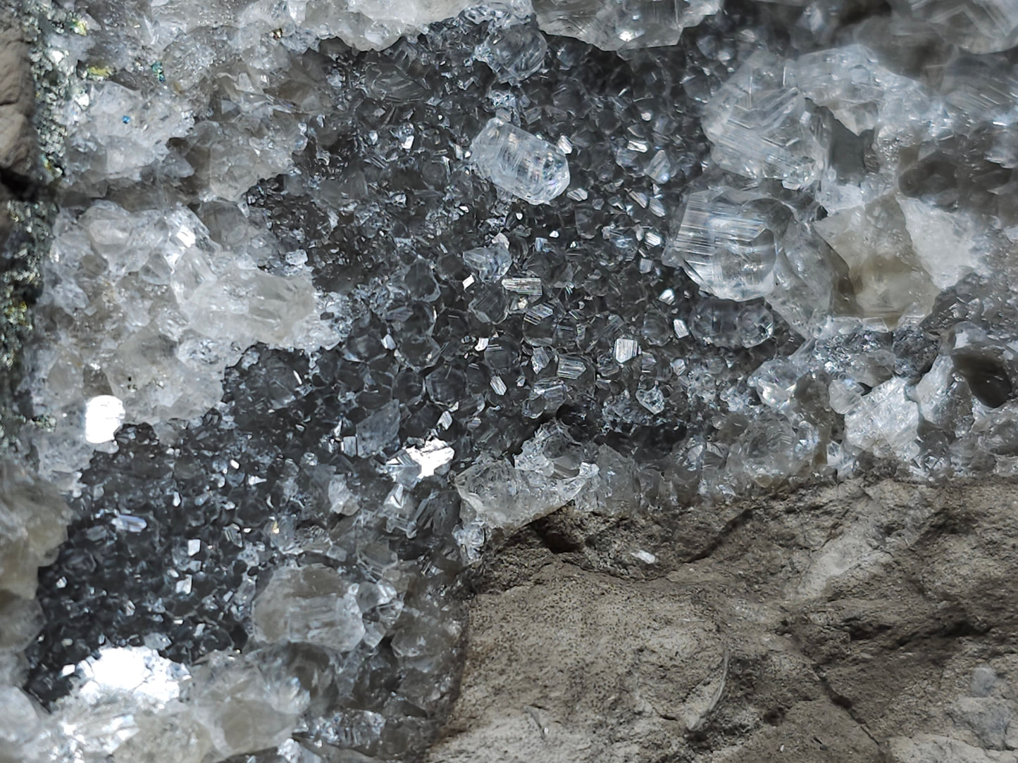 #33087 Super clear Nailhead Spar Calcite geode, Chalcopyrite ore and multiple small fossils in the matrix