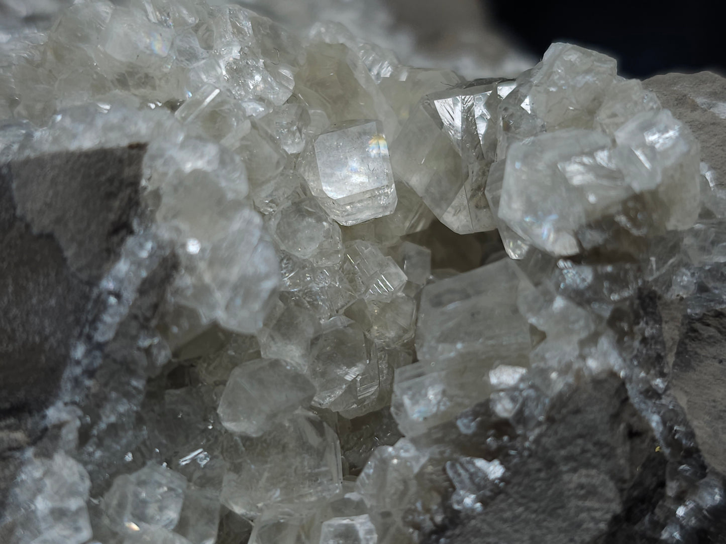 #33101 Super clear Nailhead Spar Calcite geode, Chalcopyrite ore and multiple small fossils in the matrix