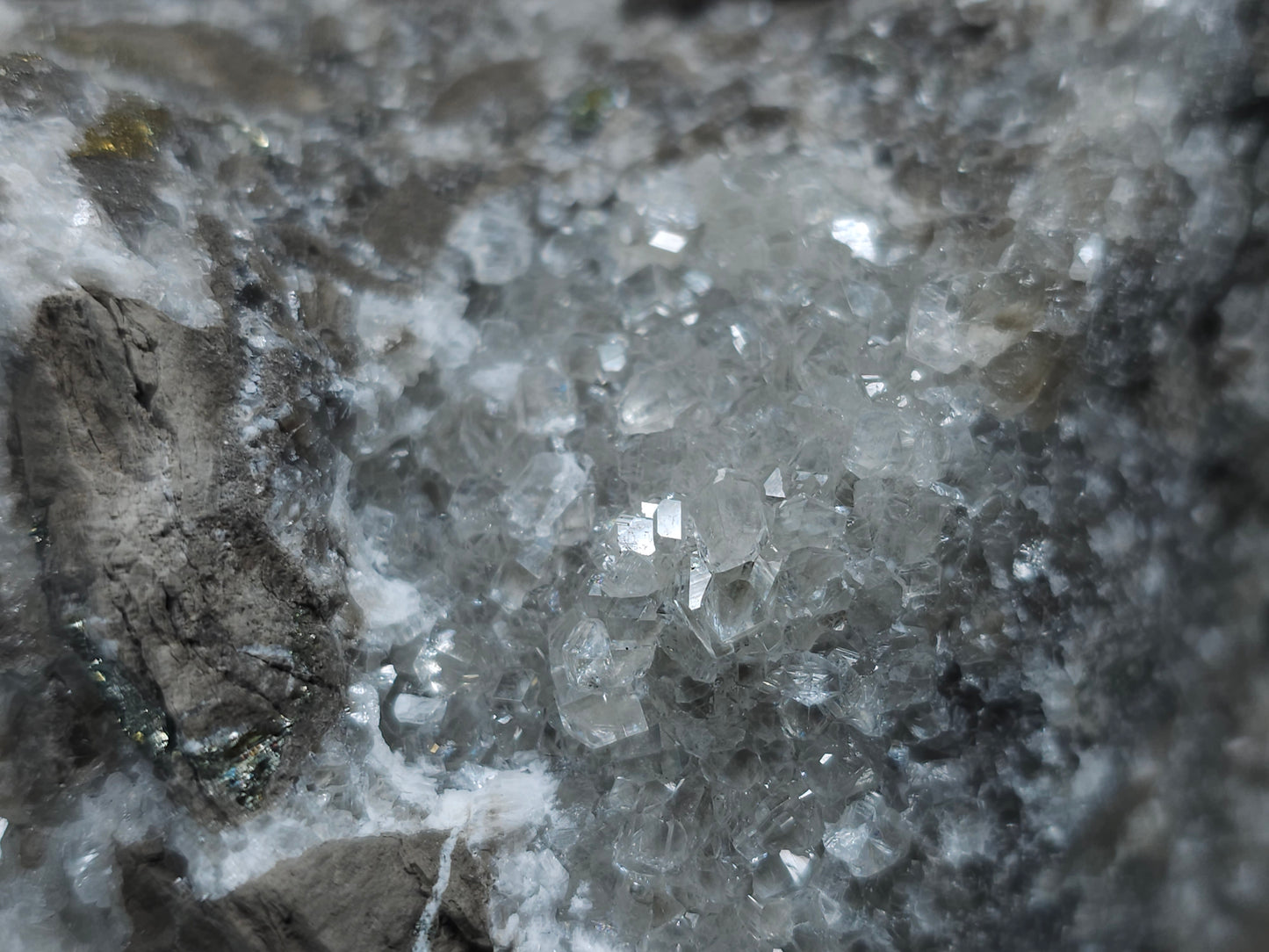 #33101 Super clear Nailhead Spar Calcite geode, Chalcopyrite ore and multiple small fossils in the matrix