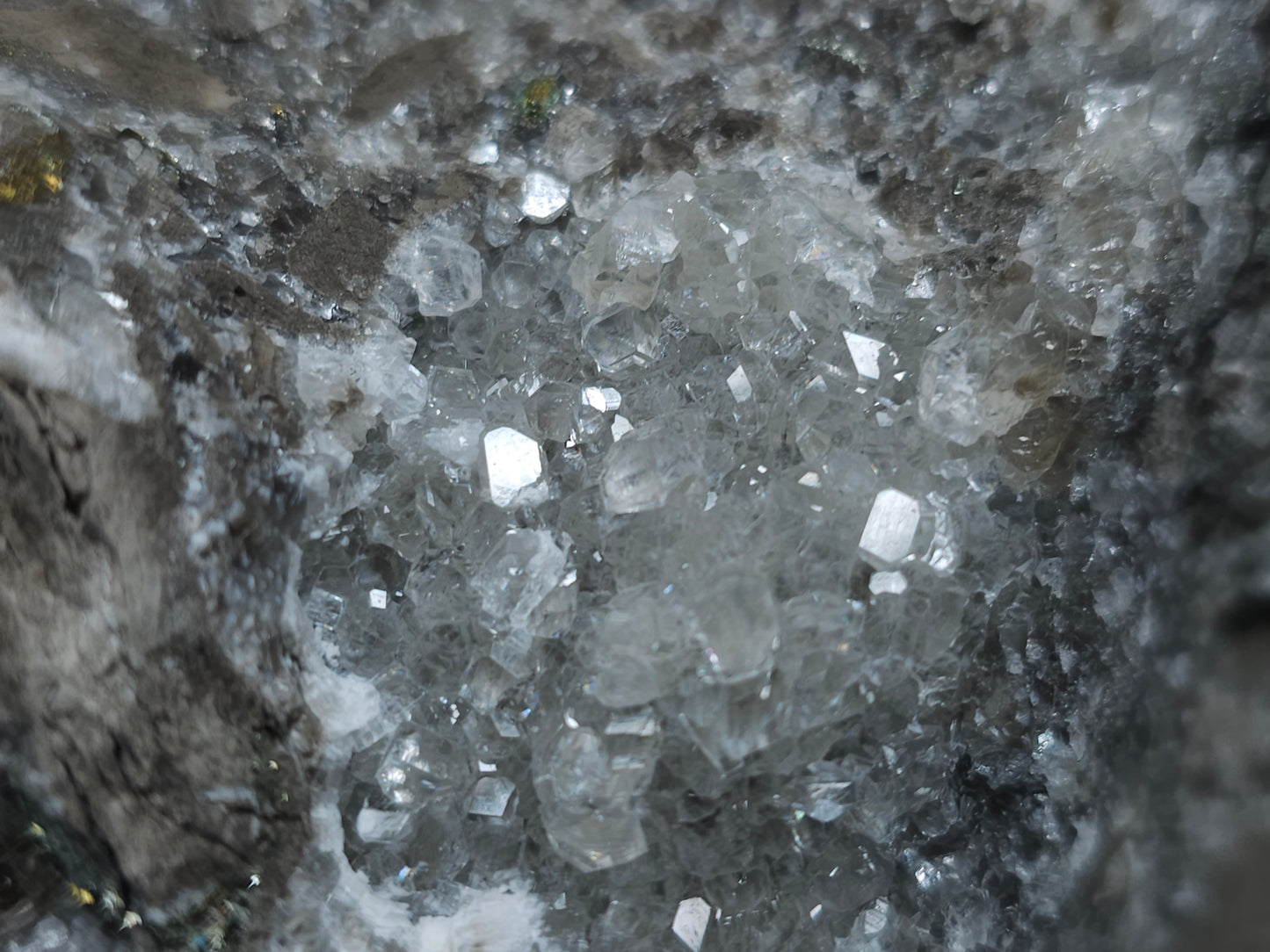 #33101 Super clear Nailhead Spar Calcite geode, Chalcopyrite ore and multiple small fossils in the matrix