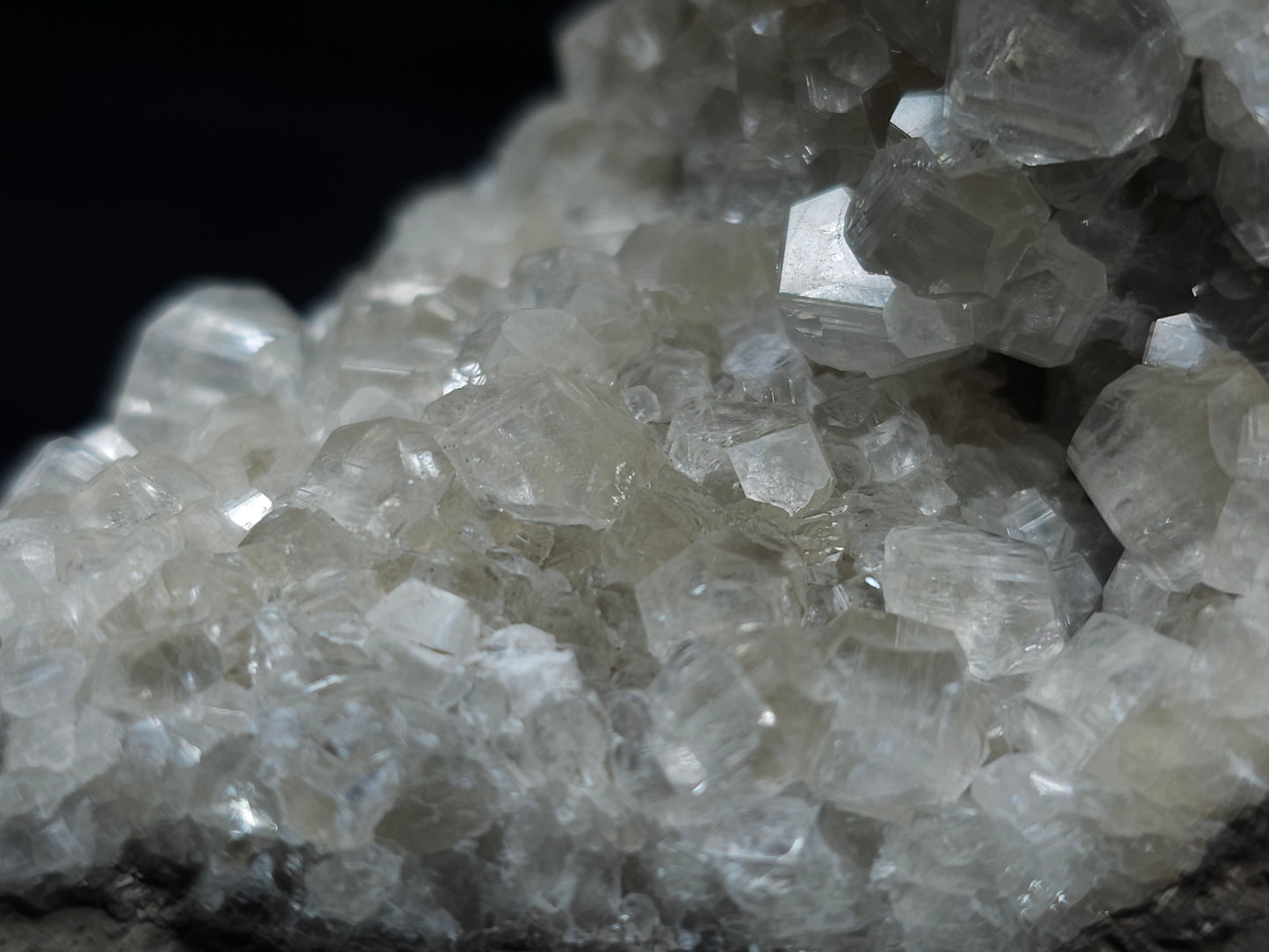 #33110 Super clear Nailhead Spar Calcite cluster with Chalcopyrite ore and multiple small fossils in the matrix