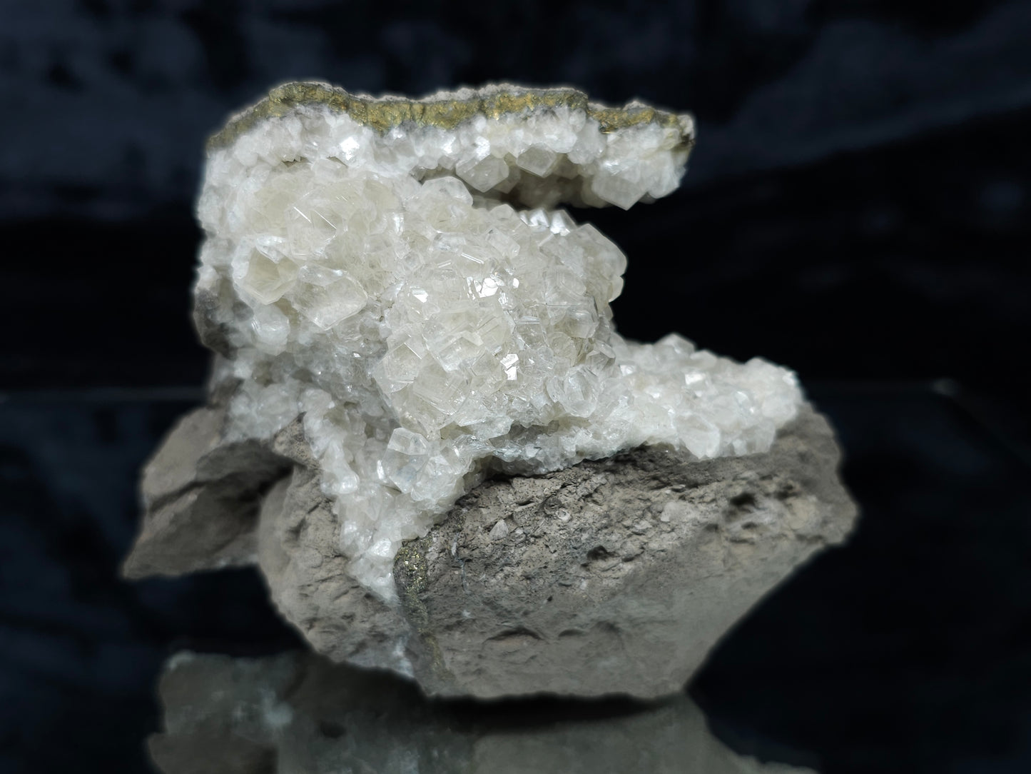 #33110 Super clear Nailhead Spar Calcite cluster with Chalcopyrite ore and multiple small fossils in the matrix