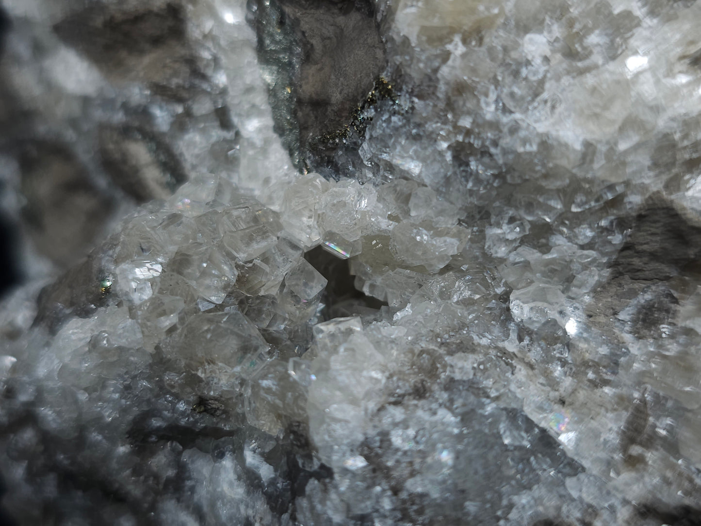 #33102 Super clear Nailhead Spar Calcite geode, Chalcopyrite ore and multiple small fossils in the matrix