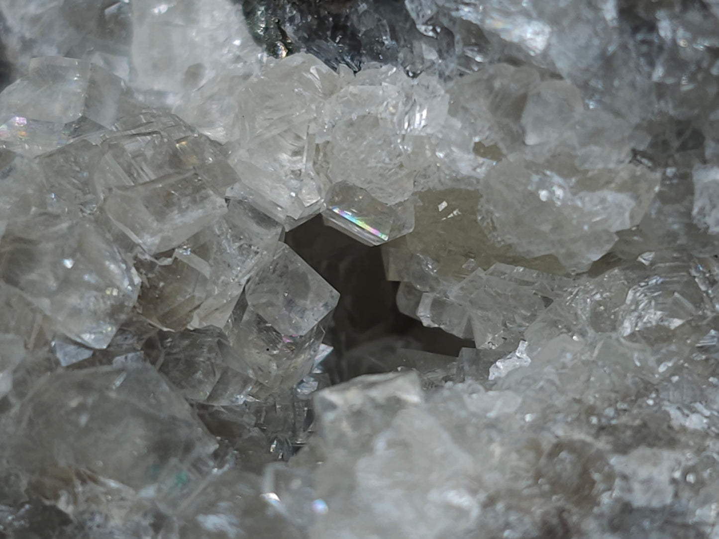 #33102 Super clear Nailhead Spar Calcite geode, Chalcopyrite ore and multiple small fossils in the matrix