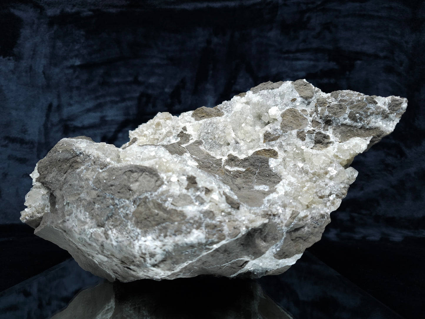 #33107 Super clear Nailhead Spar Calcite geode with Chalcopyrite ore and multiple small fossils in the matrix