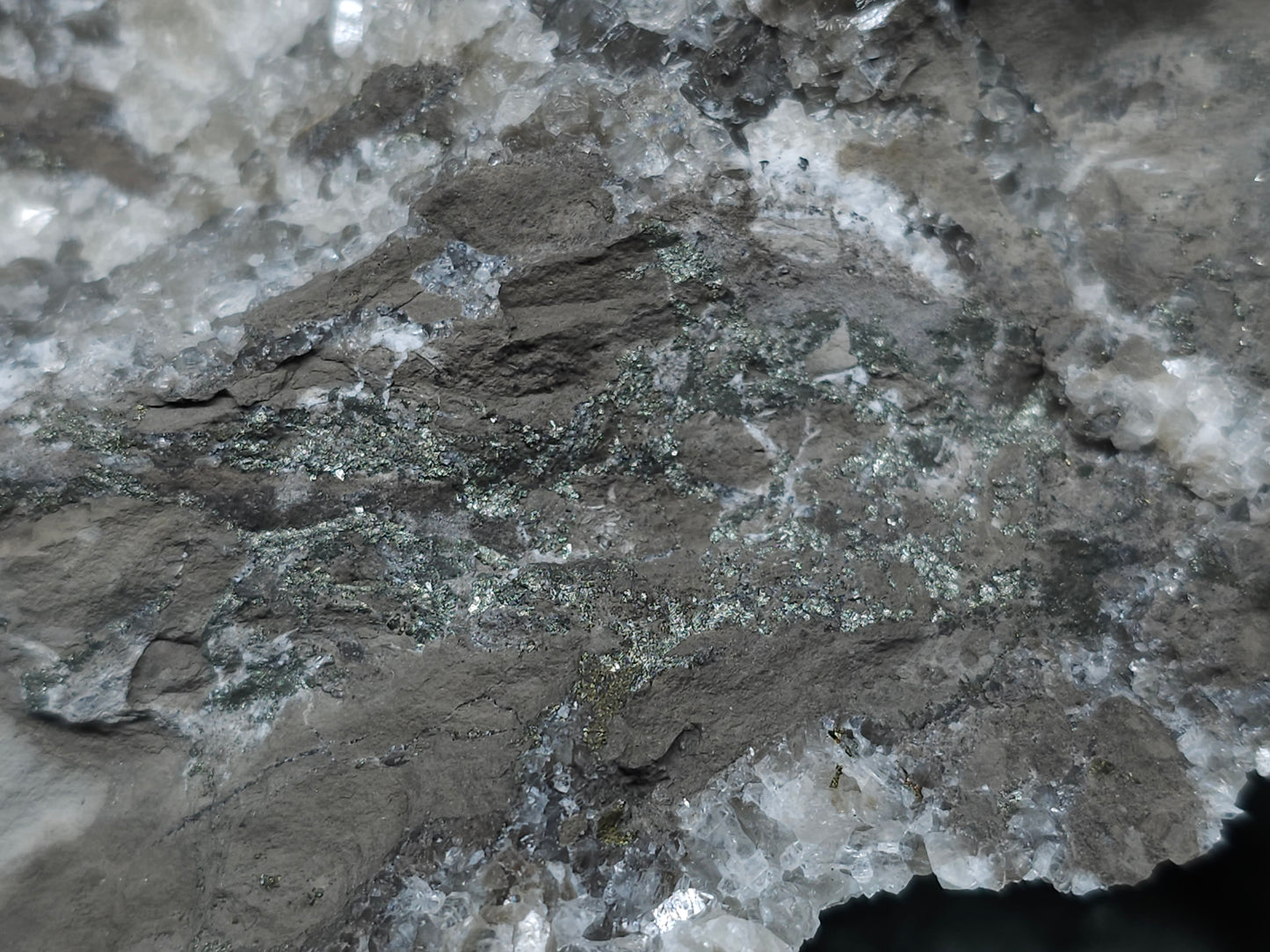 #33067 Super clear Nailhead Spar Calcite cluster, Chalcopyrite ore and multiple small fossils in the matrix