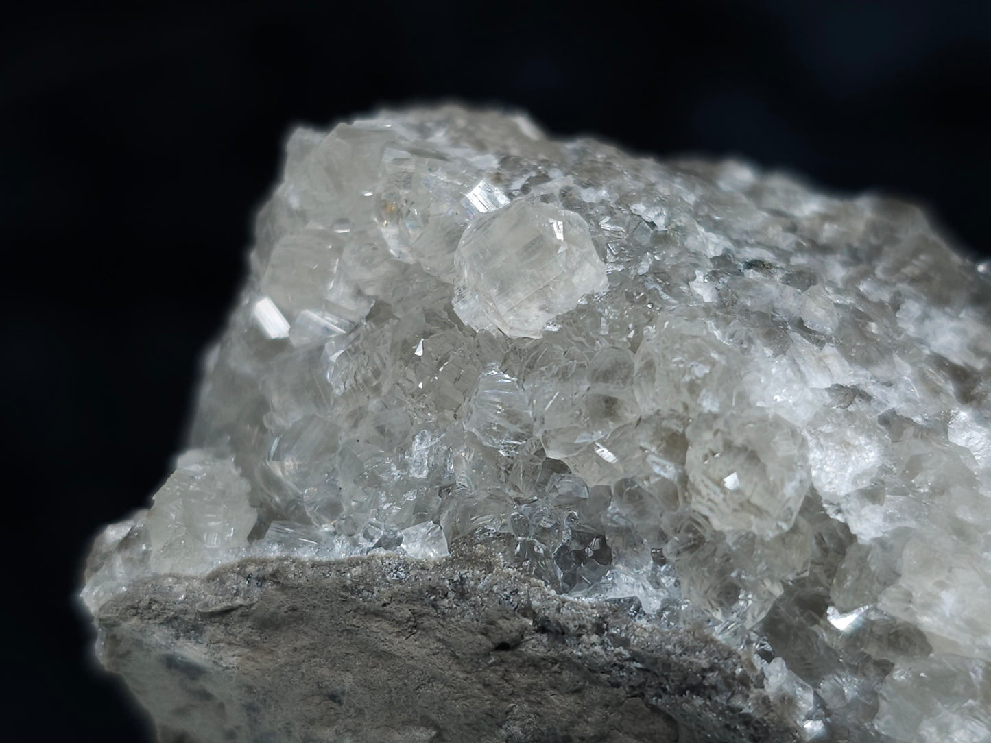 #33061 Super clear Nailhead Spar Calcite cluster, Chalcopyrite ore and multiple small fossils in the matrix