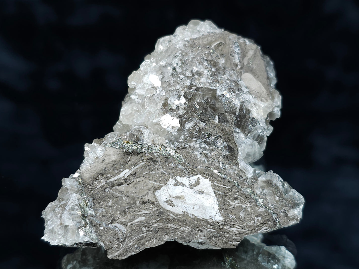 #33061 Super clear Nailhead Spar Calcite cluster, Chalcopyrite ore and multiple small fossils in the matrix