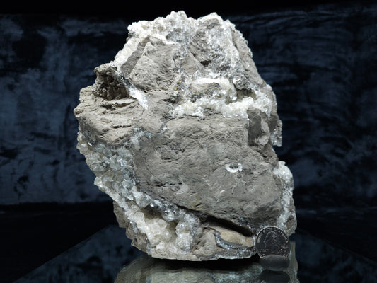 #33078 Super clear Nailhead Spar Calcite geode, Chalcopyrite ore and multiple small fossils in the matrix