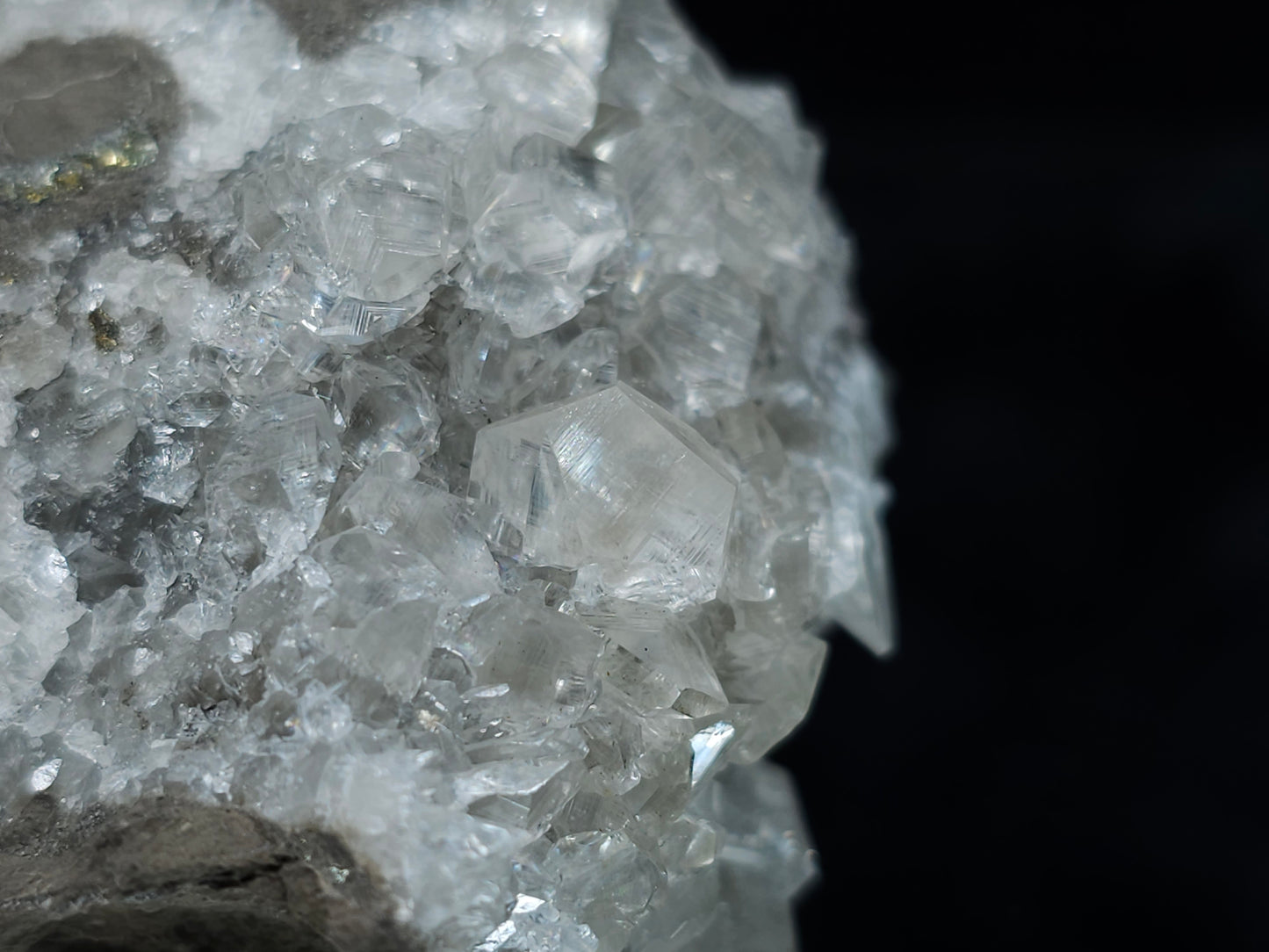#33112 Super clear Nailhead Spar Calcite cluster with Chalcopyrite ore and multiple small fossils in the matrix