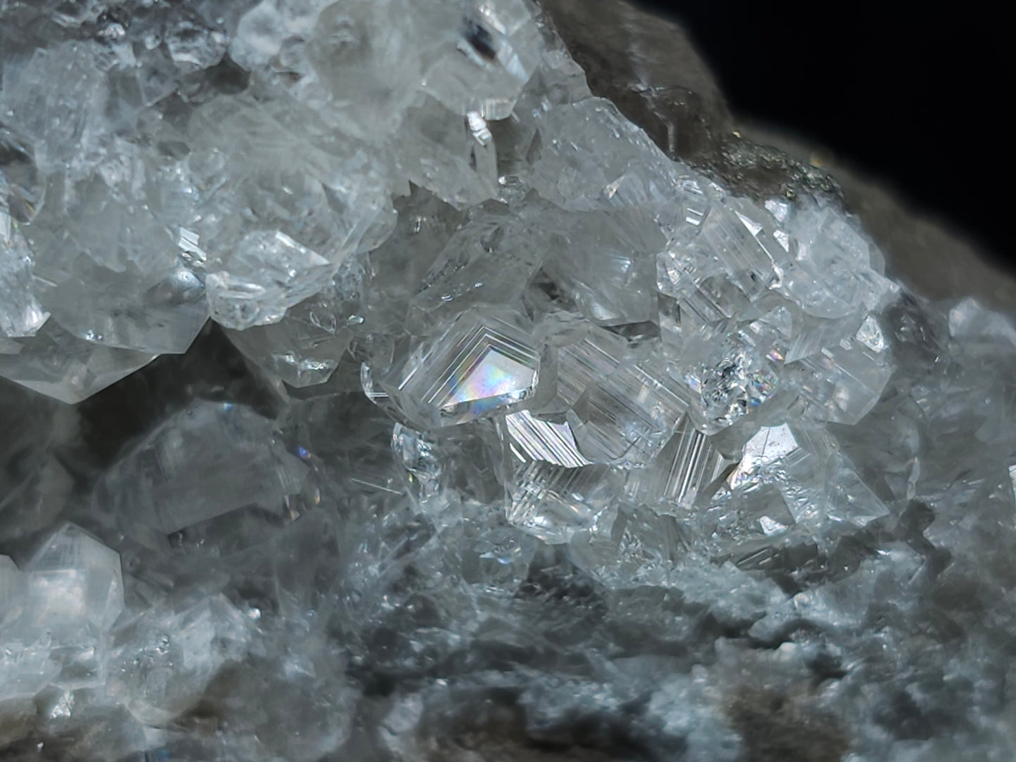 #33112 Super clear Nailhead Spar Calcite cluster with Chalcopyrite ore and multiple small fossils in the matrix