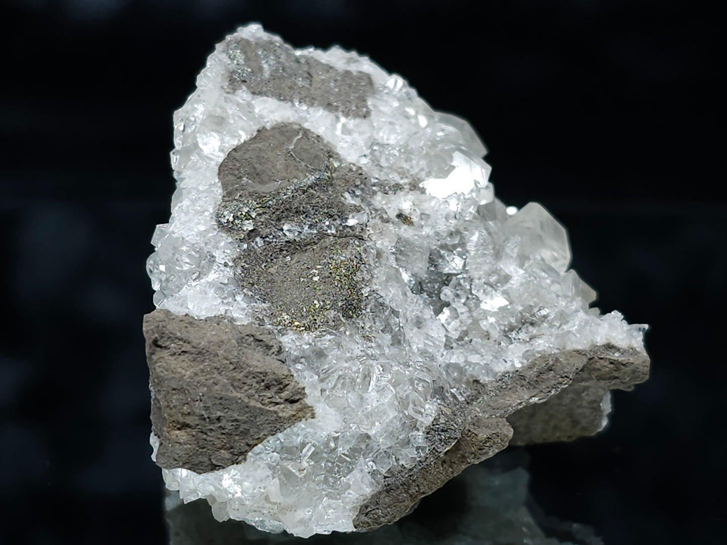 #33112 Super clear Nailhead Spar Calcite cluster with Chalcopyrite ore and multiple small fossils in the matrix