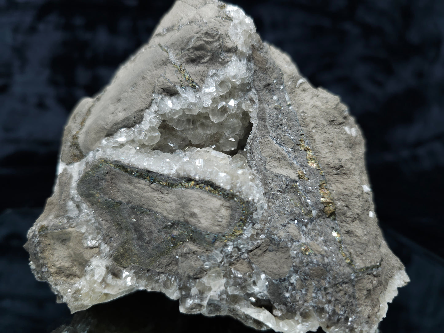 #33118 Super clear Nailhead Spar Calcite geode with Chalcopyrite ore and multiple small fossils in the matrix