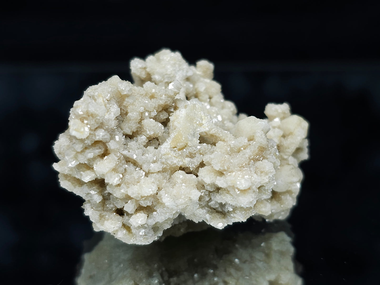 #88000 Cream-white Calcite pseudomorph after needle Calcite