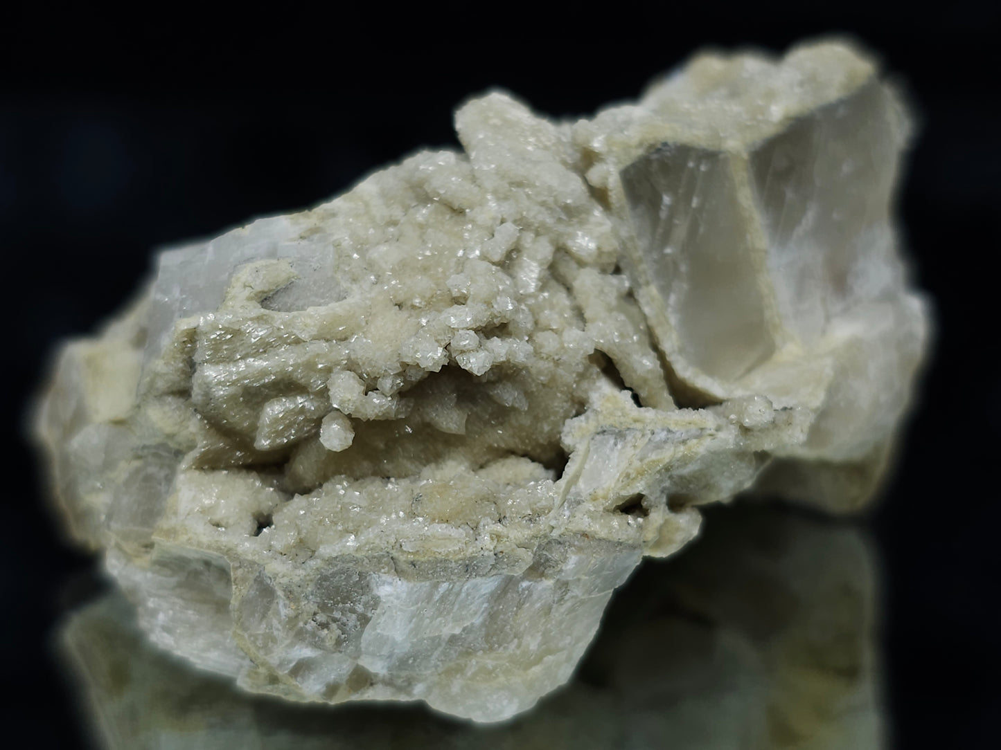 #88008 Cream-white Calcite pseudomorph after needle Calcite