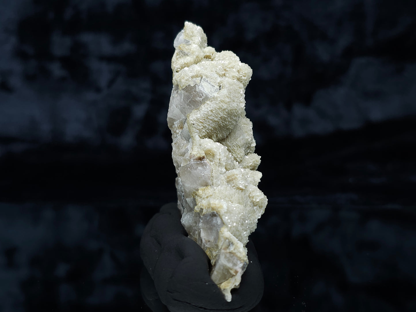 #88014 Cream-white Calcite pseudomorph after needle Calcite formation on matrix