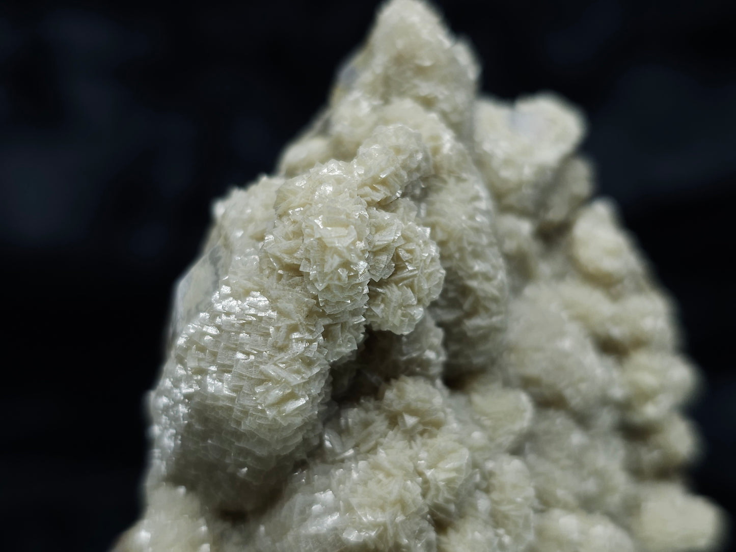 #88014 Cream-white Calcite pseudomorph after needle Calcite formation on matrix