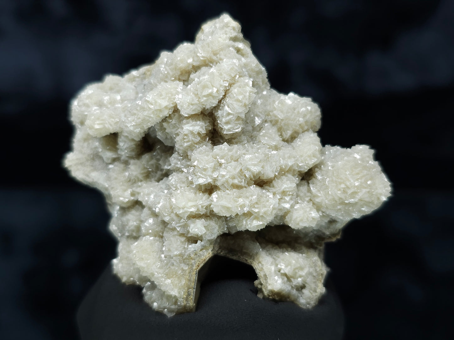 #88018 Cream-white Calcite pseudomorph after needle Calcite formation on matrix