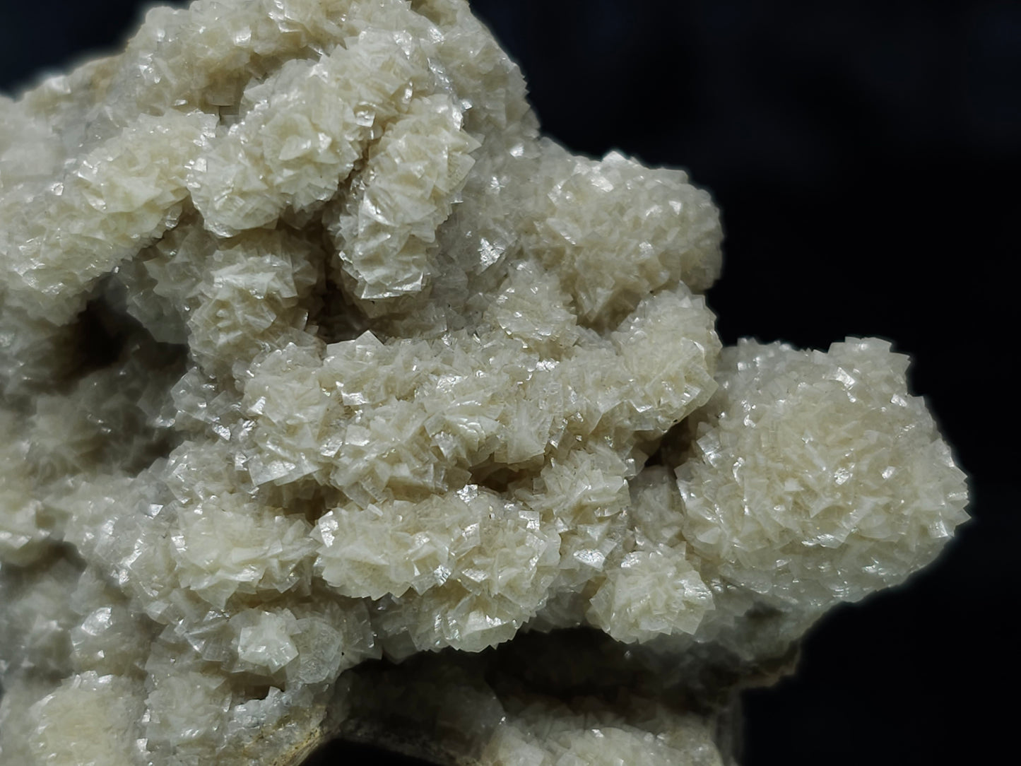 #88018 Cream-white Calcite pseudomorph after needle Calcite formation on matrix