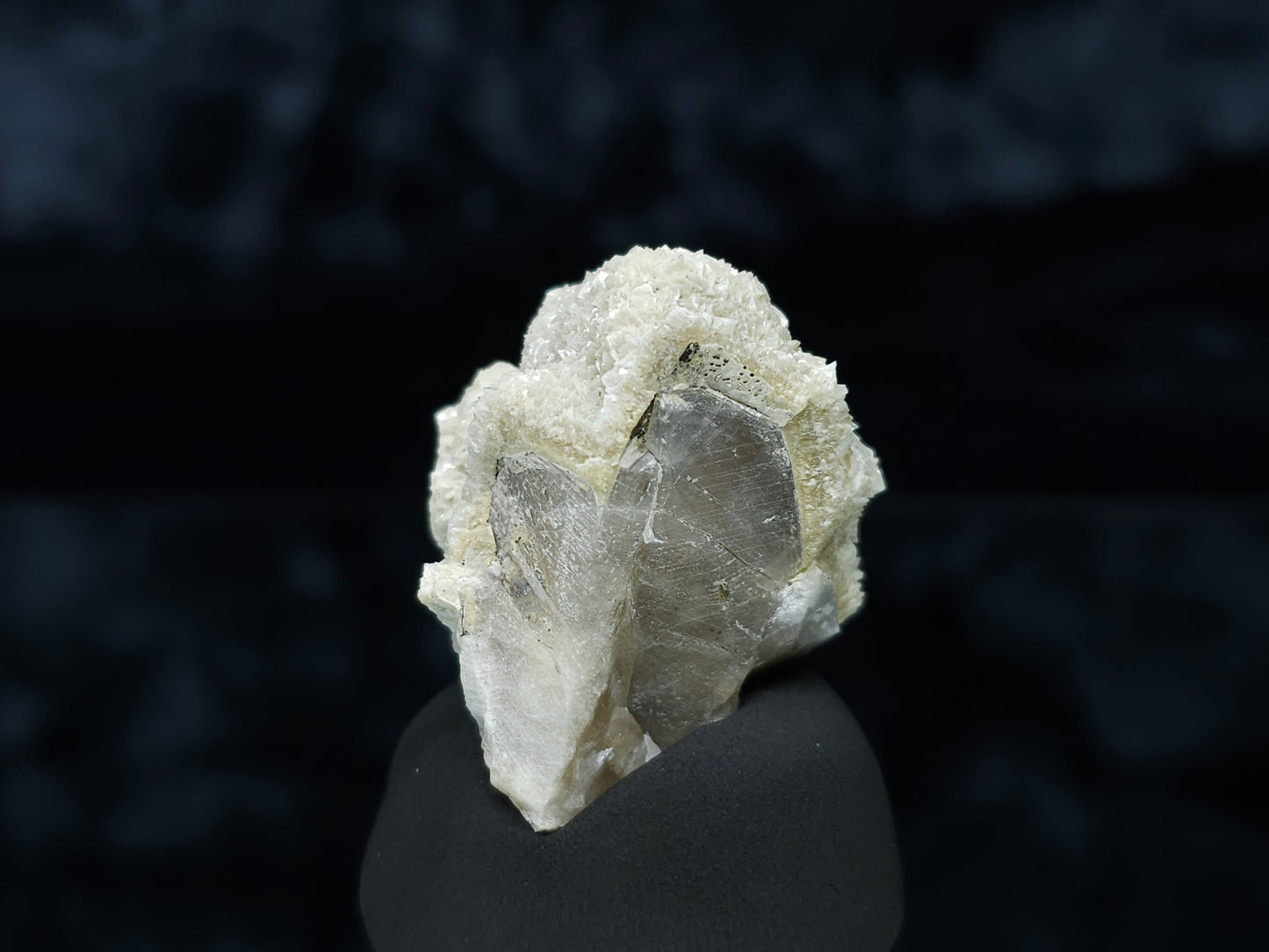 #88020 Cream-white Calcite pseudomorph after Combined form Calcite