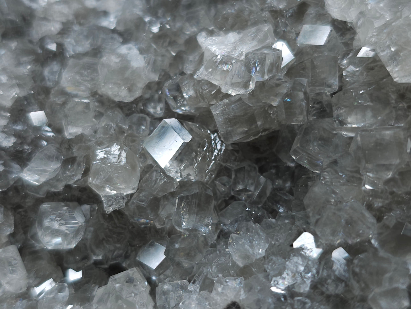 #33121 Super clear Nailhead Spar Calcite cluster with Chalcopyrite ore and multiple small fossils in the matrix