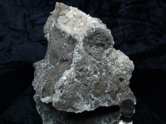 #33123 Super clear Nailhead Spar Calcite cluster with Chalcopyrite ore and multiple small fossils in the matrix