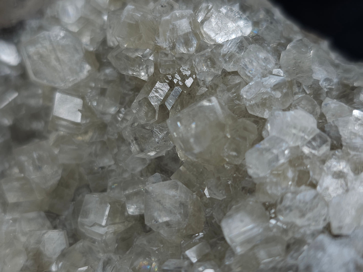 #33123 Super clear Nailhead Spar Calcite cluster with Chalcopyrite ore and multiple small fossils in the matrix