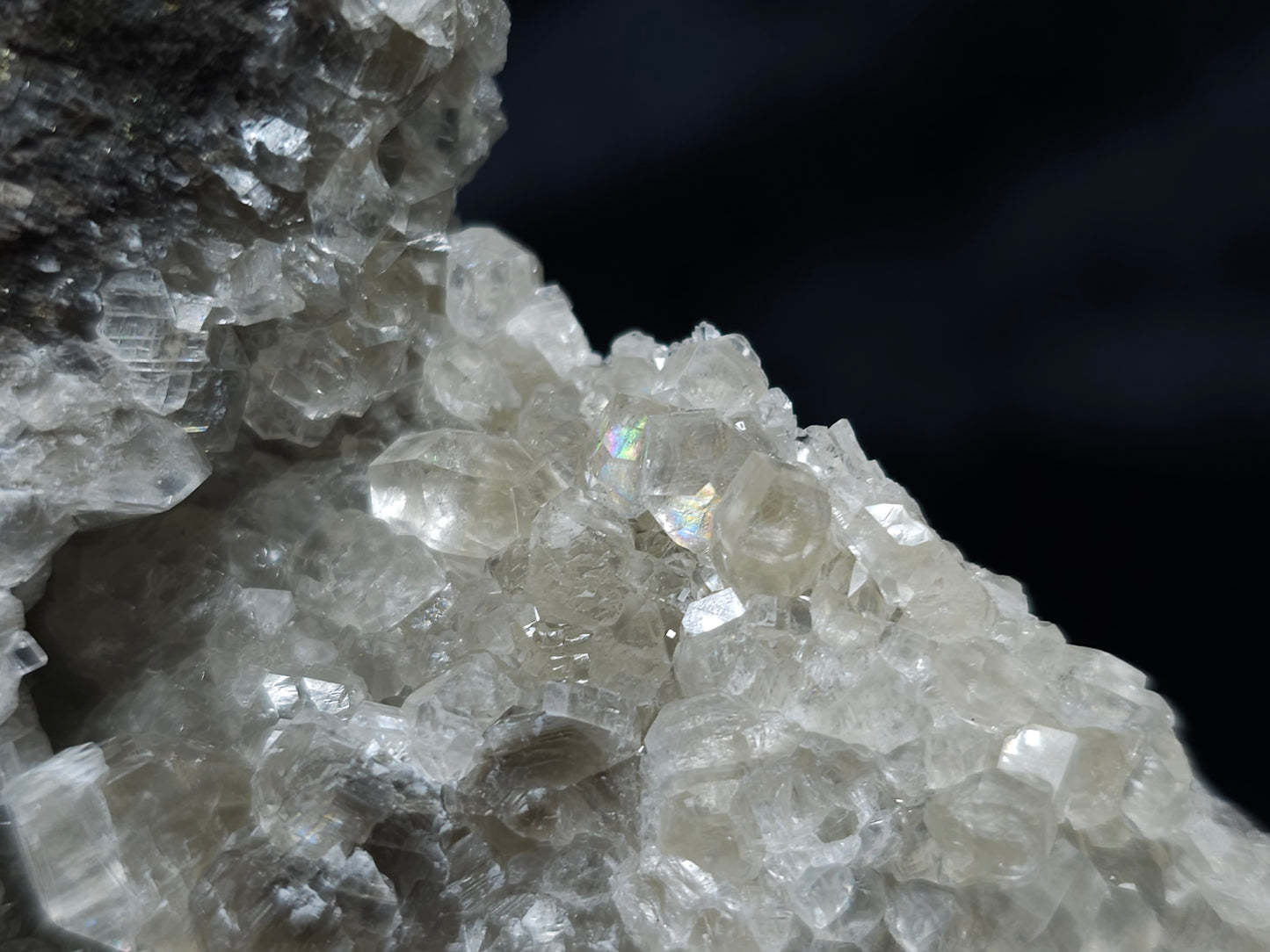 #33123 Super clear Nailhead Spar Calcite cluster with Chalcopyrite ore and multiple small fossils in the matrix