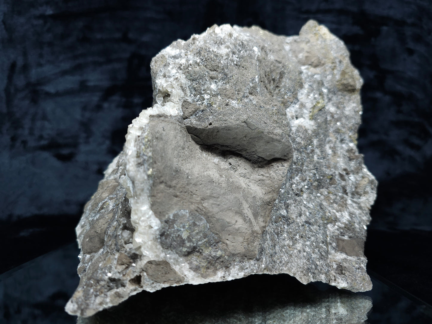 #33123 Super clear Nailhead Spar Calcite cluster with Chalcopyrite ore and multiple small fossils in the matrix