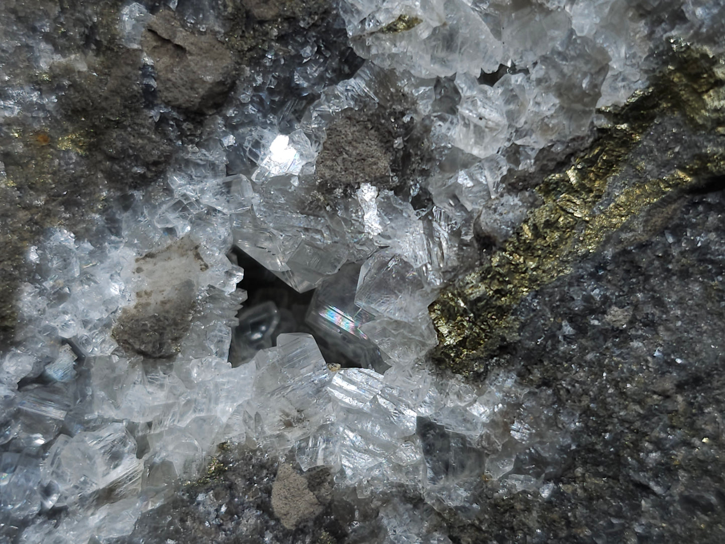 #33123 Super clear Nailhead Spar Calcite cluster with Chalcopyrite ore and multiple small fossils in the matrix