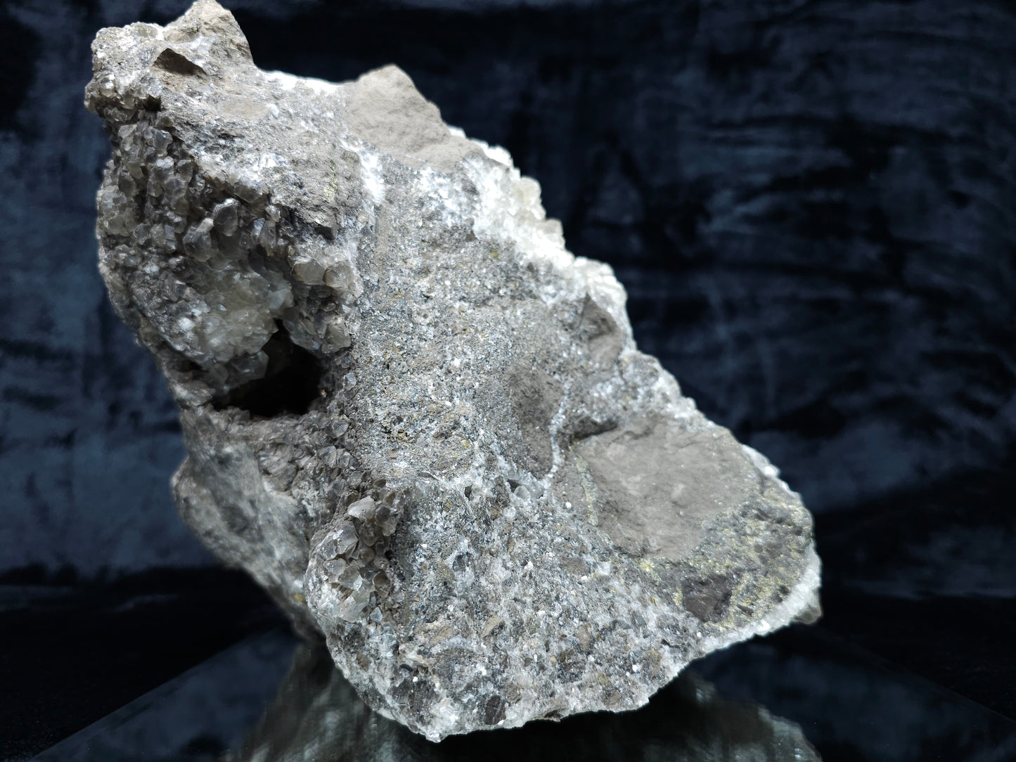 #33123 Super clear Nailhead Spar Calcite cluster with Chalcopyrite ore and multiple small fossils in the matrix