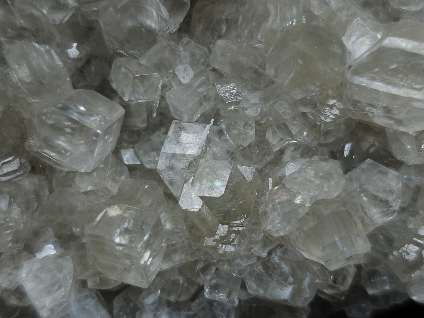 #33123 Super clear Nailhead Spar Calcite cluster with Chalcopyrite ore and multiple small fossils in the matrix
